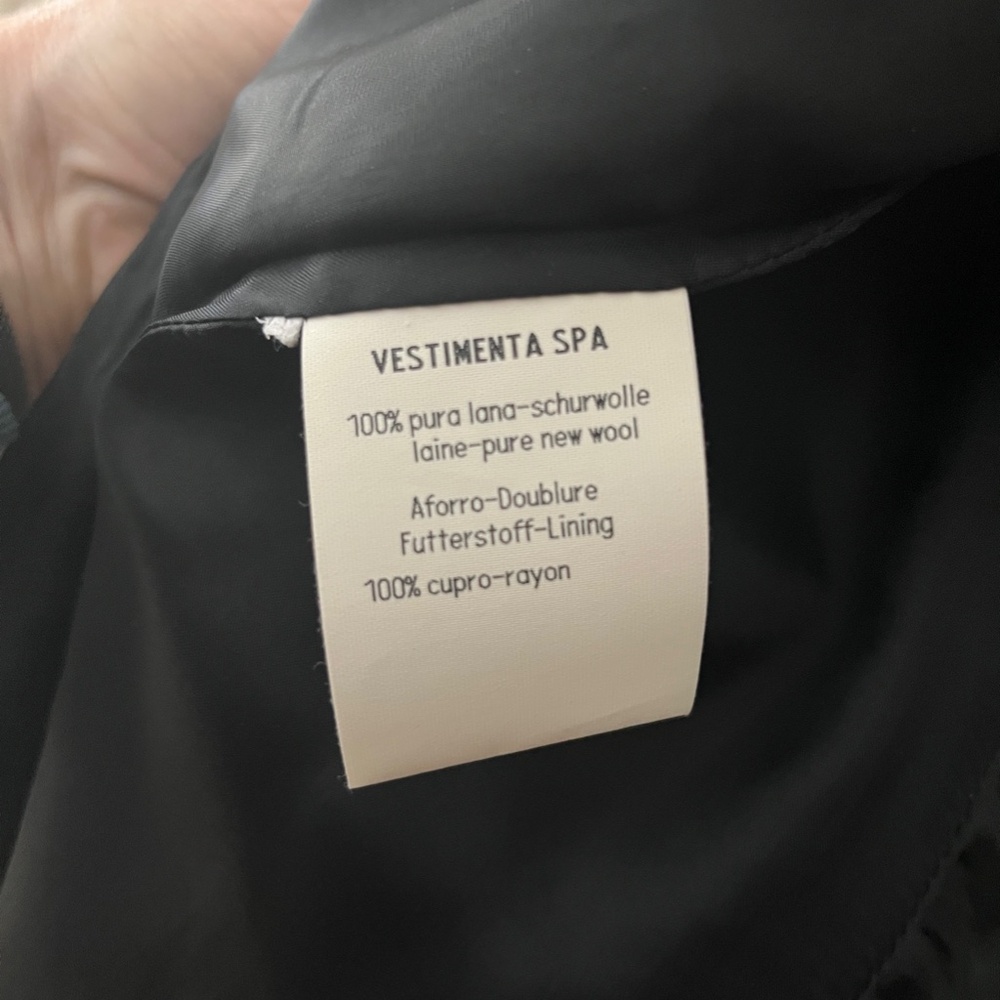 Gorgeous vintage Giorgio Armani black wool blazer, like new, Italian size 46 - Picture 4 of 11